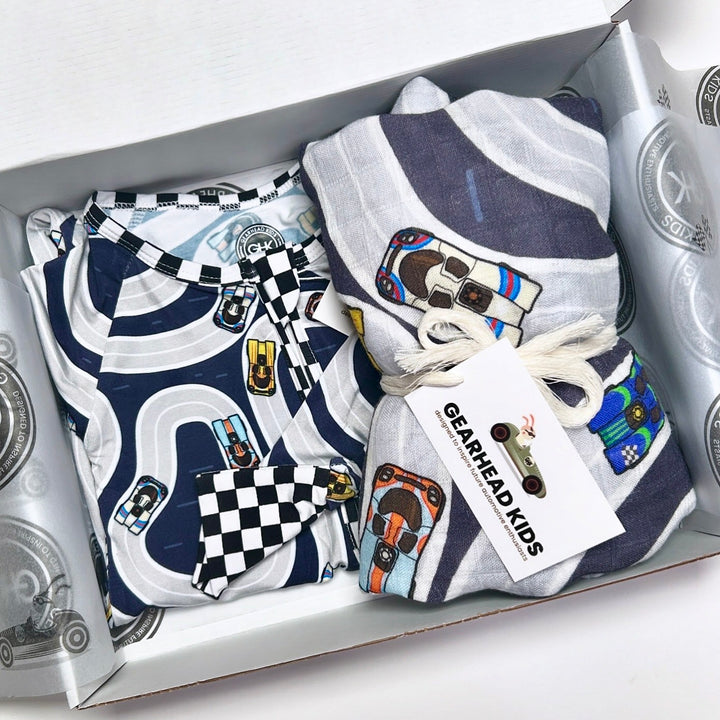 Gift set in a box - Porsche 917 Muslin blanket and matching pajamas for babies - Gearhead Kids